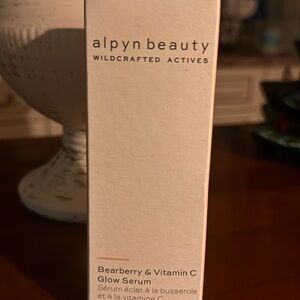 Bearberry & Vitamin C Glow Serum - White... Last of the Heritage 1.7 oz.!